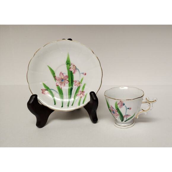 Vintage Lilies Demi Japan Fancy Handle Floral Porcelain Mini Teacup & Saucer - Picture 5 of 5